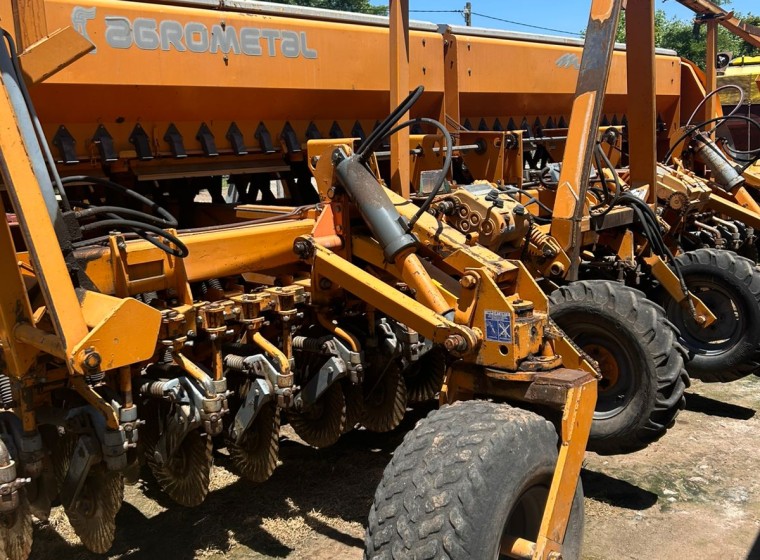Sembradora Agrometal MXY 3717, año 2008