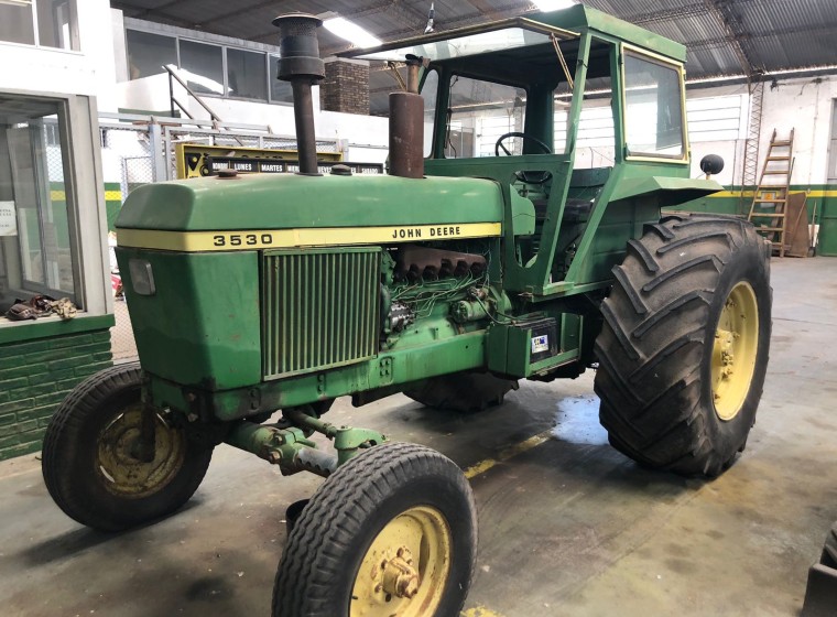 Tractor John Deere 3530, año 1979