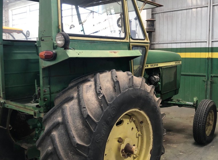 Tractor John Deere 3530, año 1979