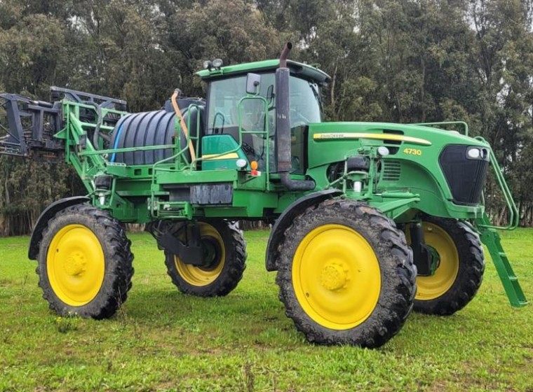 Pulverizadora John Deere 4730, año 2009