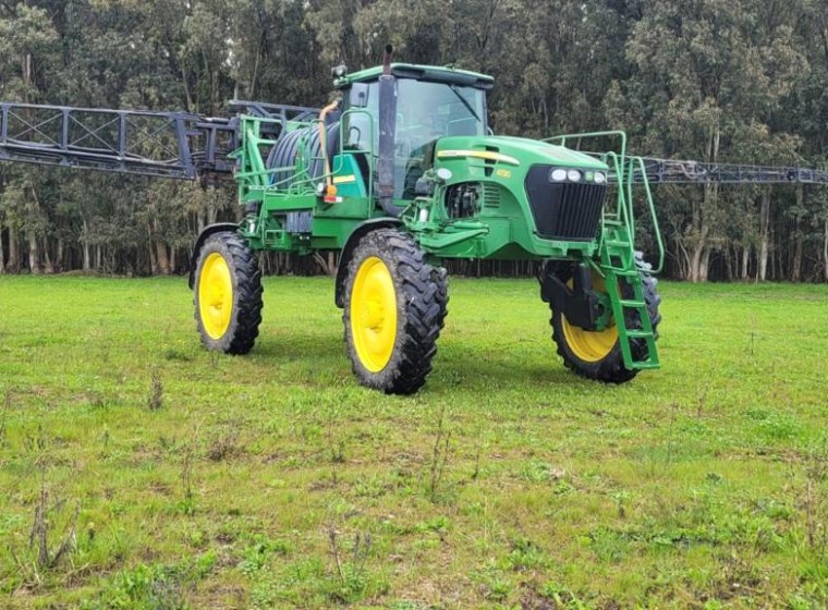 Pulverizadora John Deere 4730, año 2009