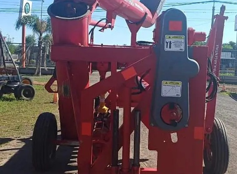 Extractora de cereales Ombu RH400, año 1
