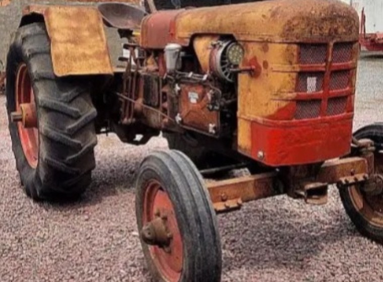 Tractor Fahr D400, año 1