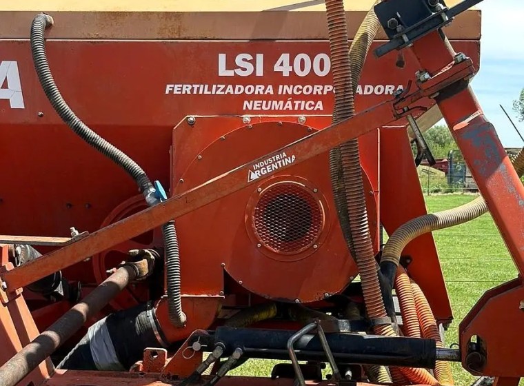 Fertilizadora Altina LSI4000, año 2013