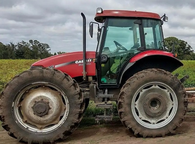 Tractor Case Farmall 95, año 2019