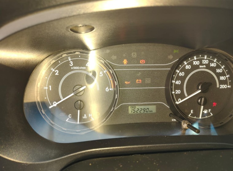 Vehículo Toyota Hilux, año 2018