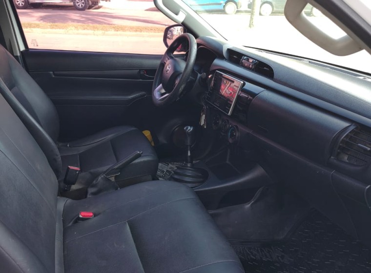 Vehículo Toyota Hilux, año 2018