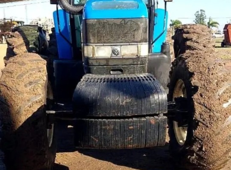 Tractor New Holland TM 7040, año 2008