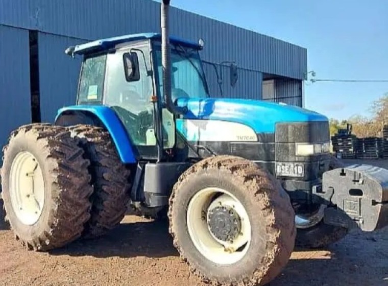 Tractor New Holland TM 7040, año 2008