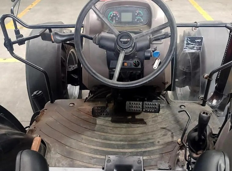 Tractor Case Farmall 110 A, año 2016