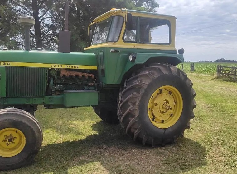 Tractor John Deere 4530, año 1980