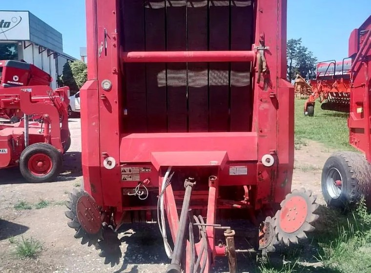 Rotoenfardadora Mainero 5870, año 2006