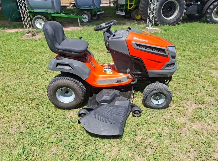 Tractor Husqvarna TS 254, año 2021