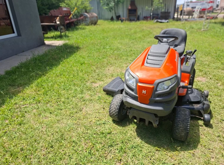 Tractor Husqvarna TS 254, año 2021