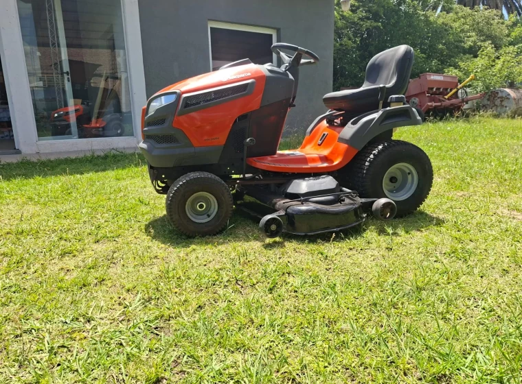 Tractor Husqvarna TS 254, año 2021