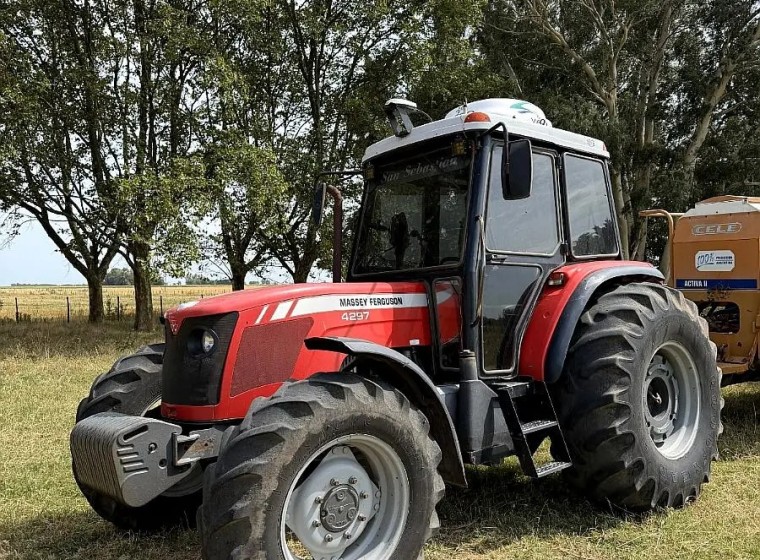 Tractor Massey Ferguson 4297, año 2010