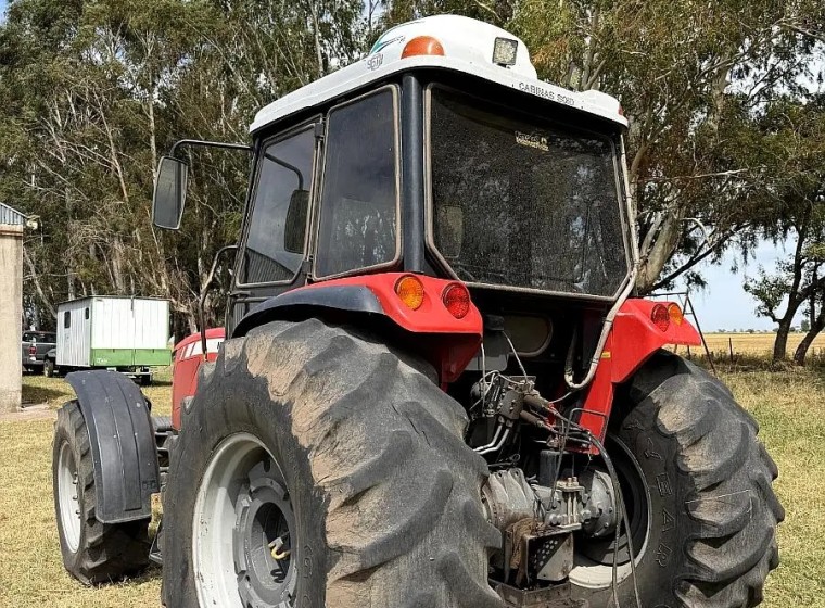 Tractor Massey Ferguson 4297, año 2010
