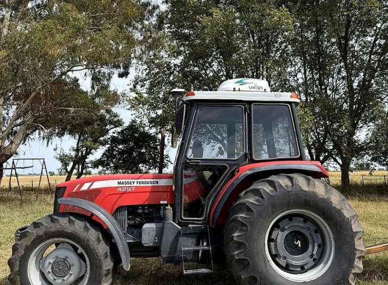 Tractor Massey Ferguson 4297, año 2010