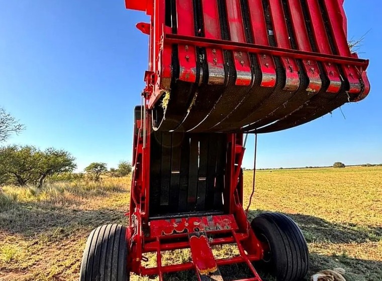 Rotoenfardadora Mainero 5887, año 2021