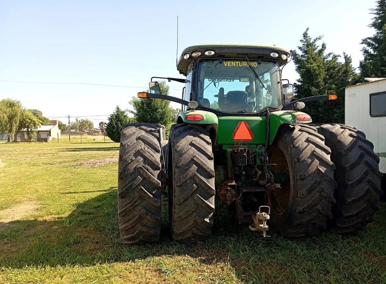 Tractor John Deere 8.320R, año 2011