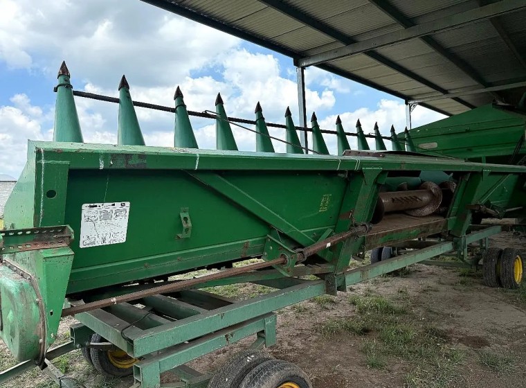 Cabezal John Deere 1352 1070, año 1999