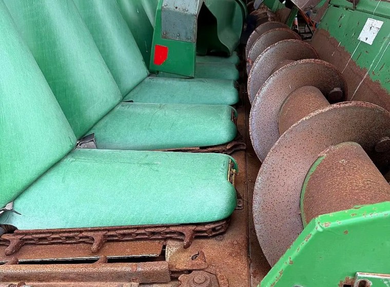 Cabezal John Deere 1352 1070, año 1999