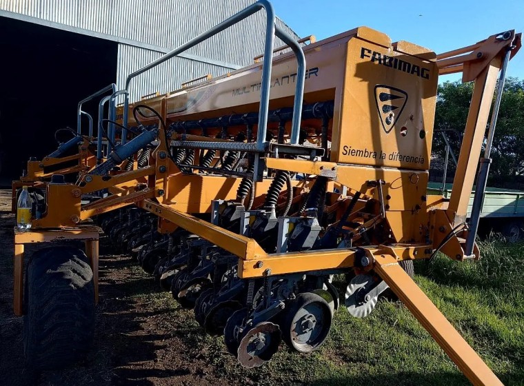 Sembradora Fabimag Multiplanter 1452, año 2011