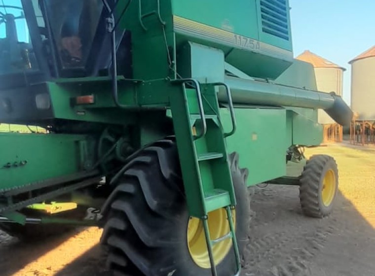 Cosechadora John Deere 1175, año 1994