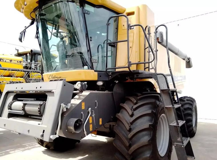 Cosechadora Challenger 520C, año 0