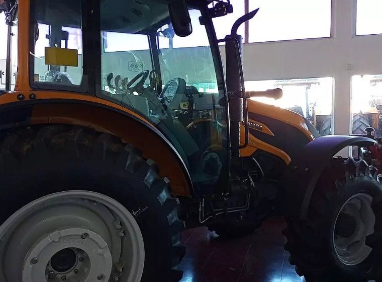 Tractor Valtra A124, año 0