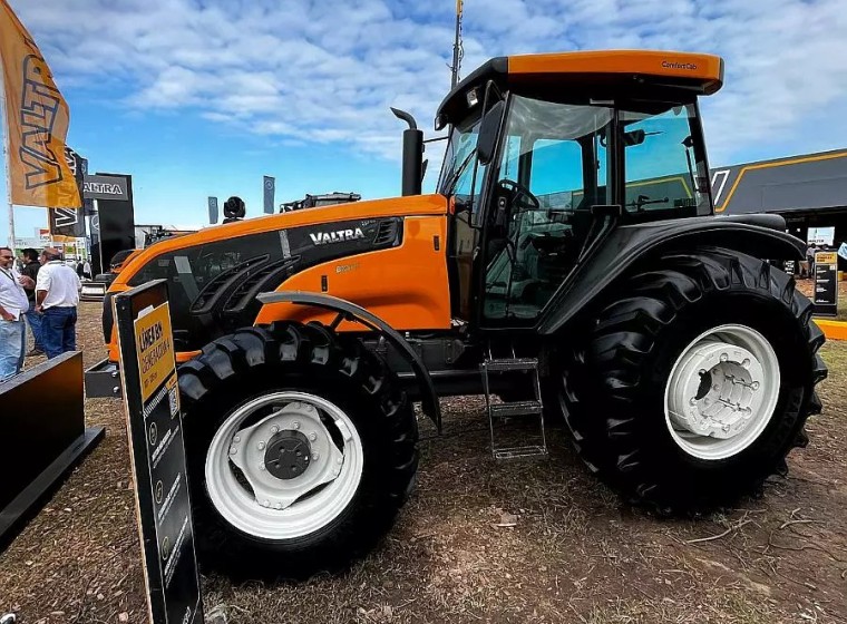Tractor Valtra BM115, año 0
