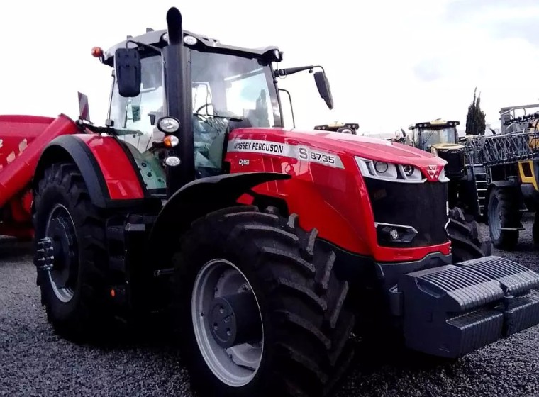 Tractor Massey Ferguson 8735S, año 0