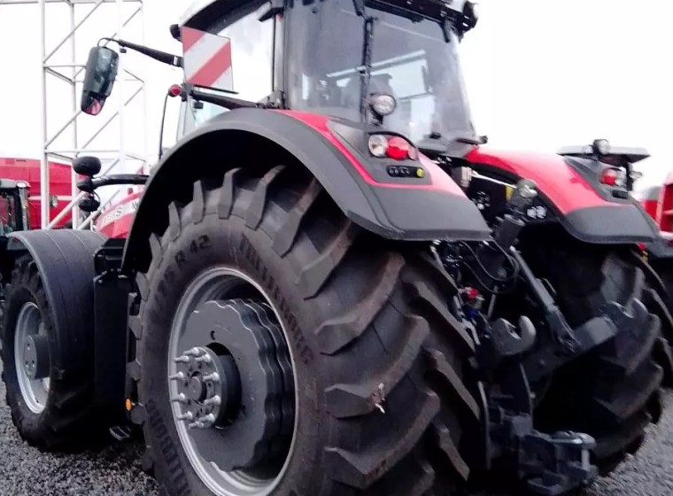 Tractor Massey Ferguson 8735S, año 0