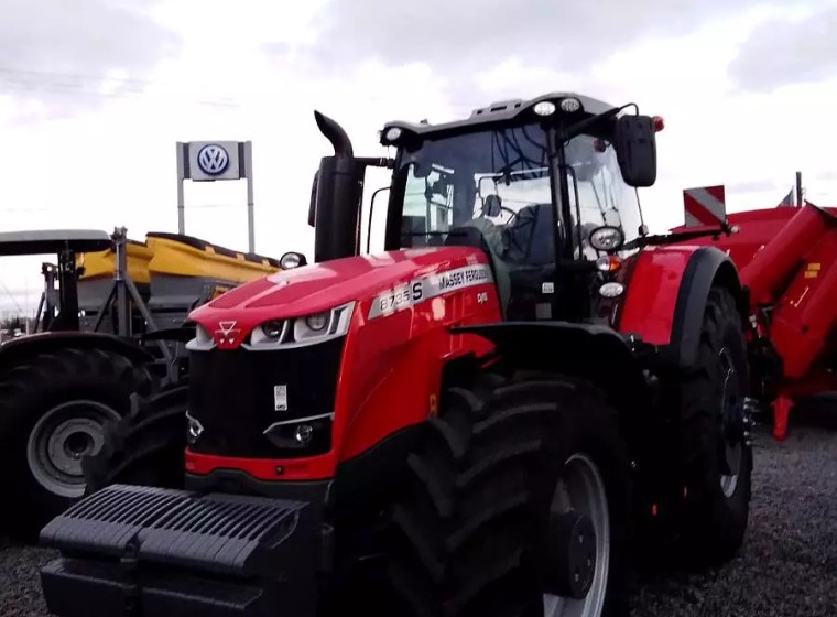 Tractor Massey Ferguson 8735S, año 0