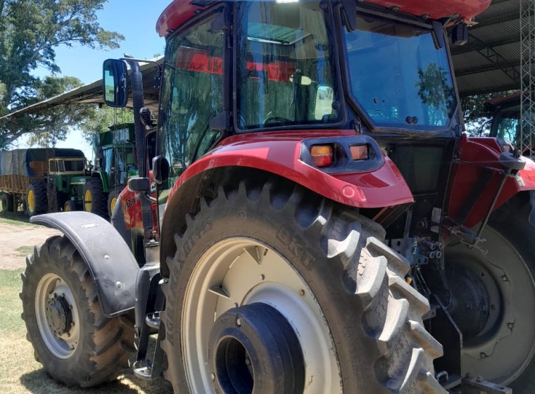 Tractor Case Farmall 110 JX, año 2014