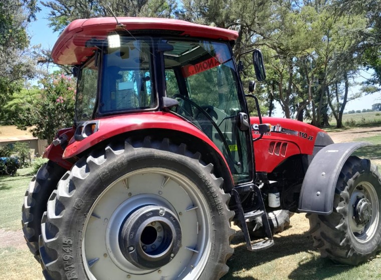 Tractor Case Farmall 110 JX, año 2014
