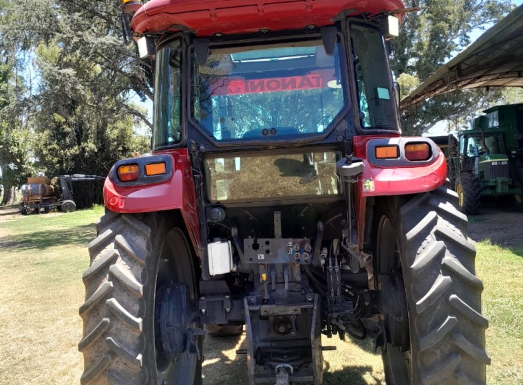 Tractor Case Farmall 110 JX, año 2014