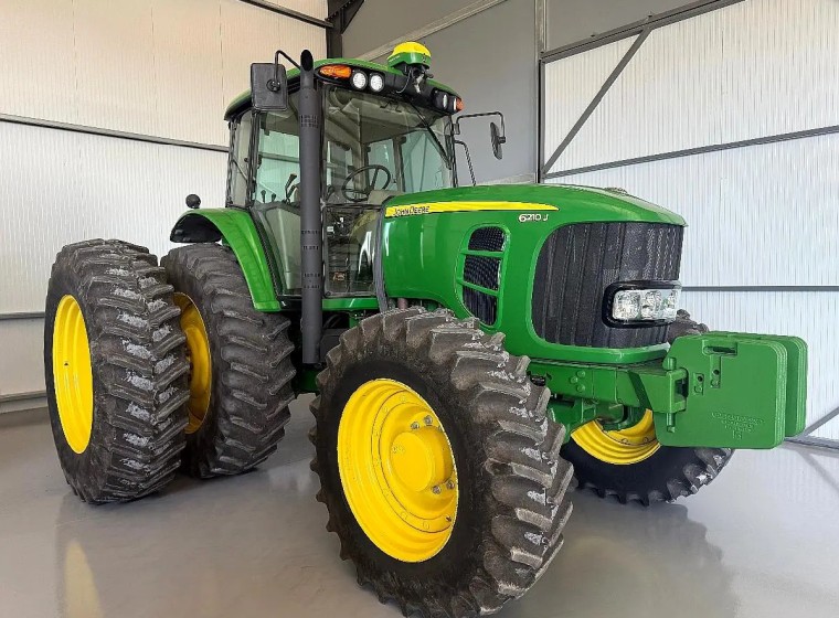 Tractor John Deere 6210J, año 2020