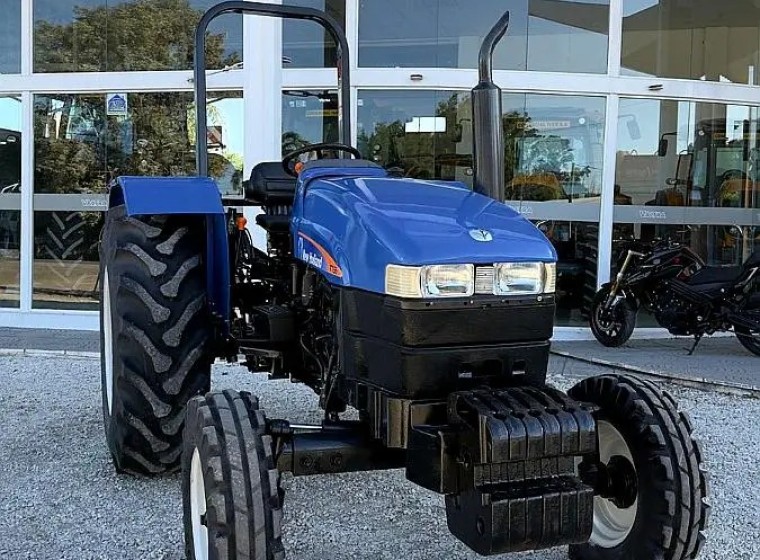 Tractor New Holland TT55, año 2014