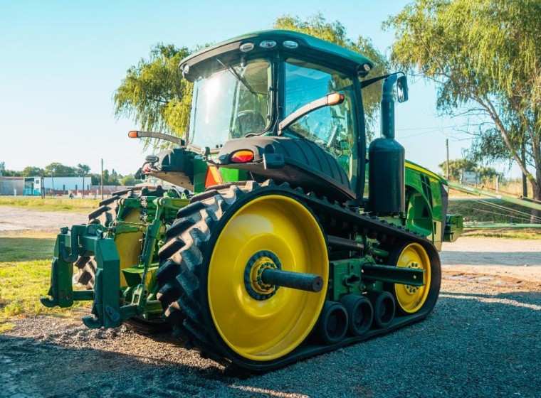 Tractor John Deere 8310 RT, año 2014