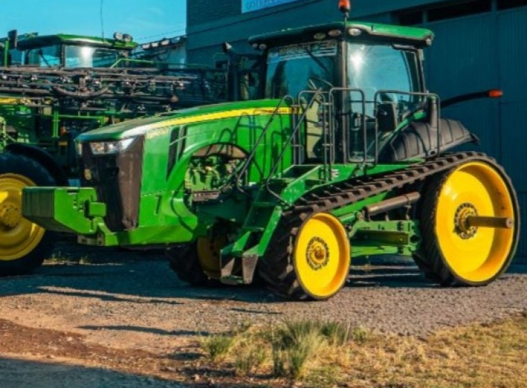 Tractor John Deere 8310 RT, año 2014