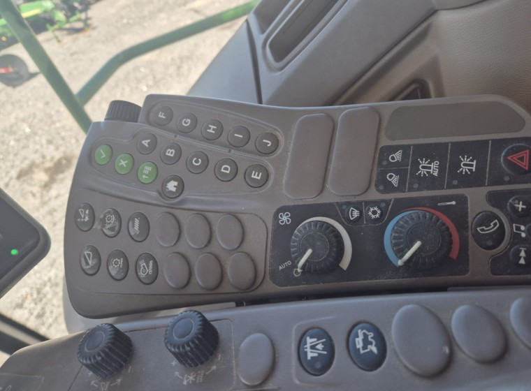 Cosechadora John Deere S670, año 2013