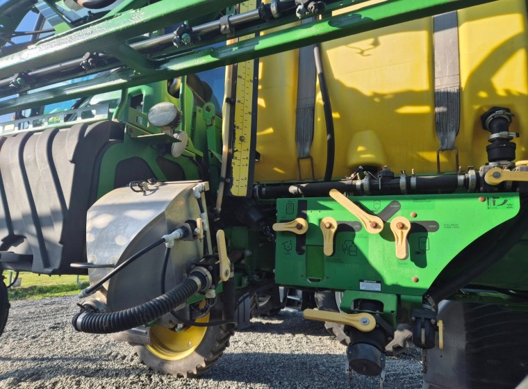 Pulverizadora John Deere 4030, año 2015