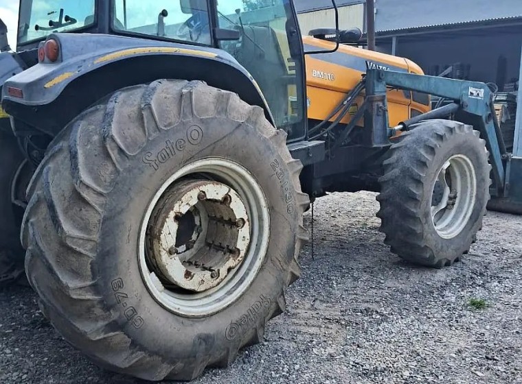 Tractor Valtra BM110, año 2008