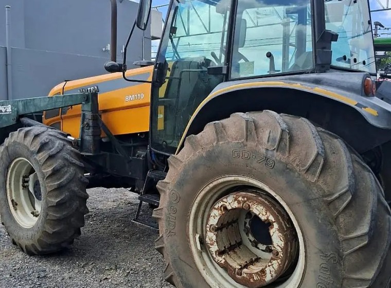 Tractor Valtra BM110, año 2008