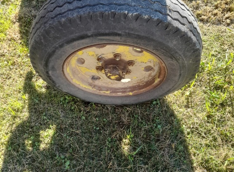 Tractor John Deere 2420, año 0
