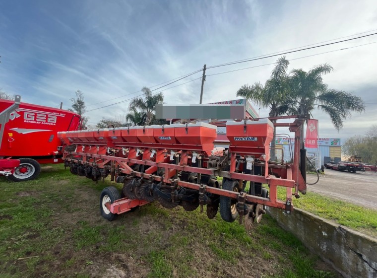 Sembradora Metar 1252, año 1