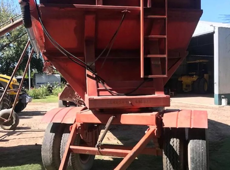 Tolva Gimetal AC 26000, año 2010