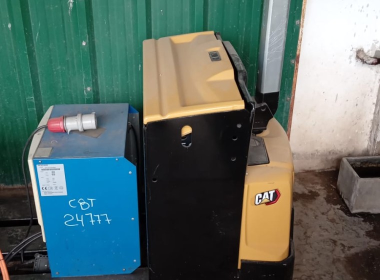 Maquinaria vial Caterpillar ELECTRICO, año 2022