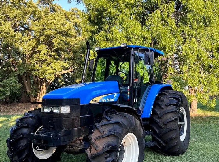 Tractor New Holland TM 165, año 2009